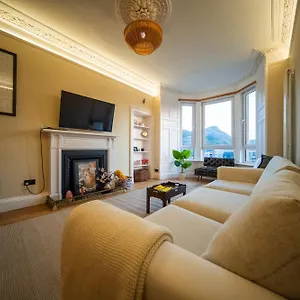 https://big-flat-views-of-the-city-center-free-parking.edinburghhotelsuk.org